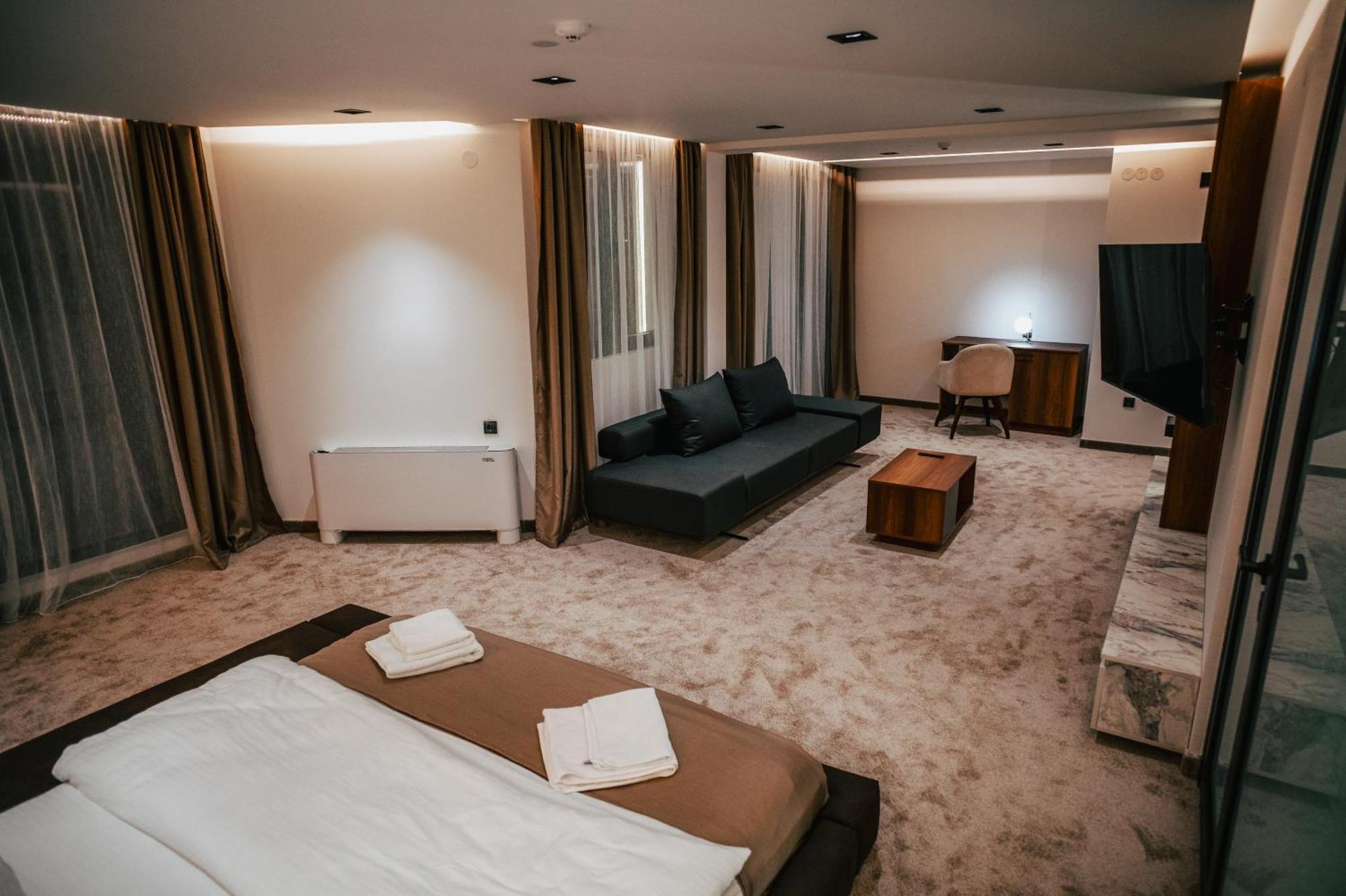 Hotel Bavka 莱斯科瓦茨 外观 照片